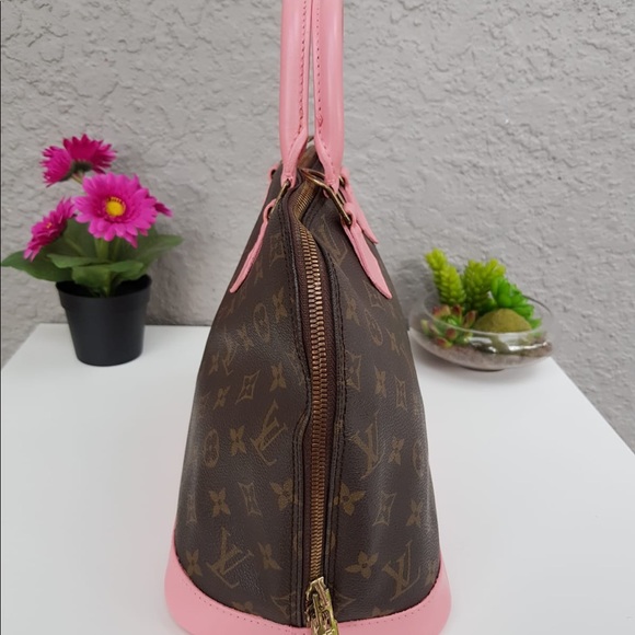 ‼️SOLD ‼️‼️🌹🌷Authentic Louis Vuitton Alma🌷🌹 - Picture 7 of 16
